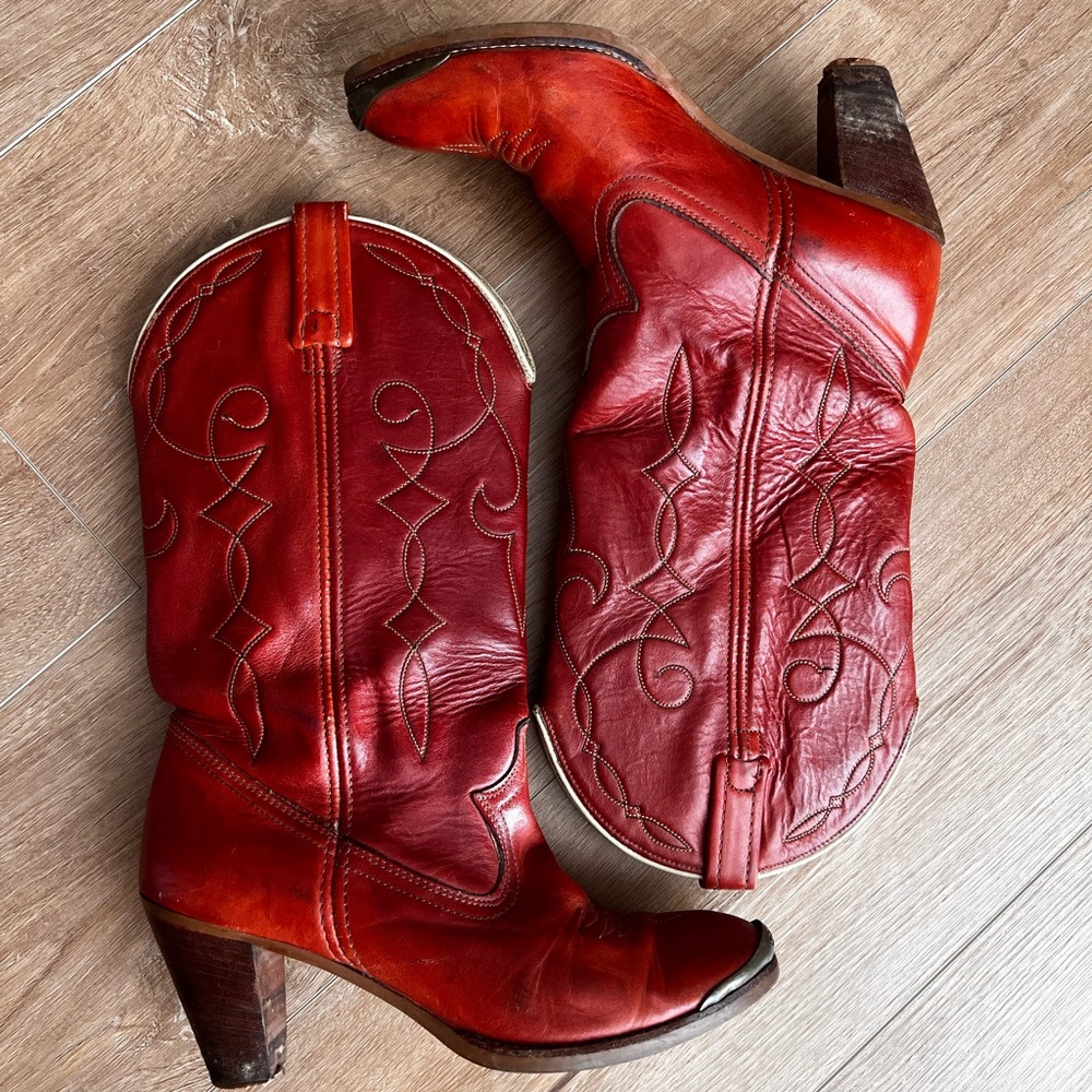Vintage Acme Women’s Red/ Brown Leather Cowboy Boots 7.5